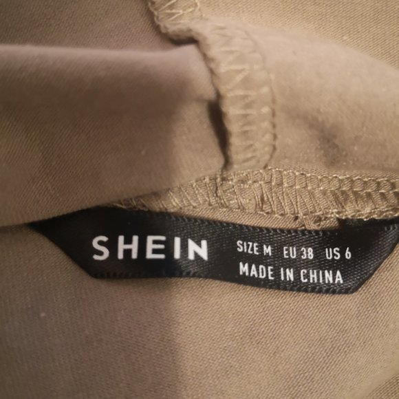 3/$20 SHEIN sleeveless hooded dress - Picture 2 of 7